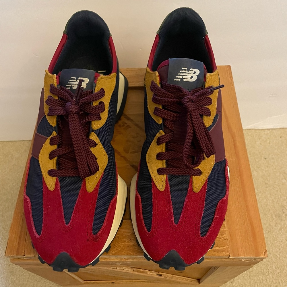 NEW BALANCE 327 GREEN/PURPLE/RED WOMEN 9.5/ MEN 8